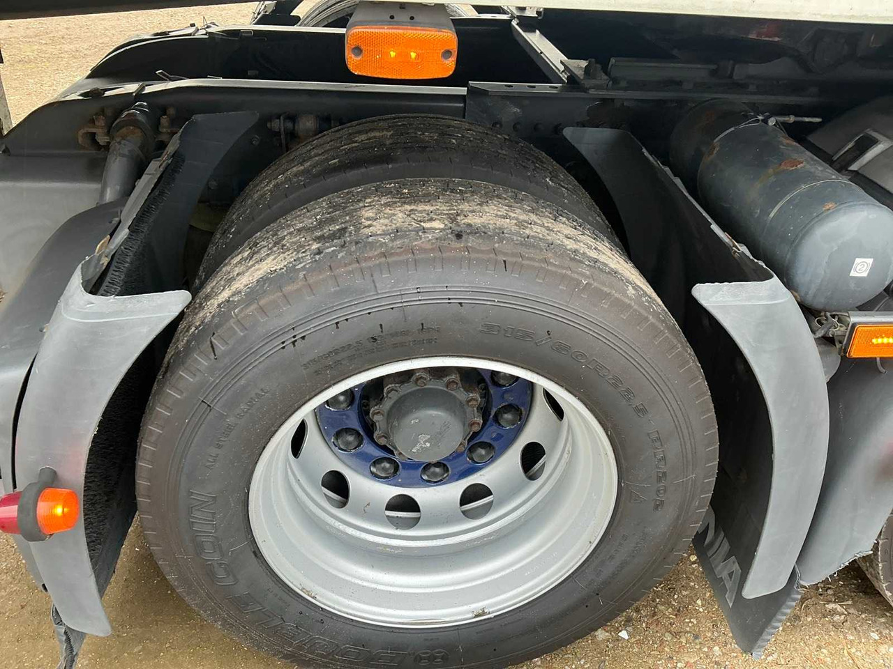 2014 SCANIA R490 LA6X2HNA STREAMLINE 6X2 SEMI-TRAILER TRACTOR - Camión: foto 4 2014 SCANIA R490 LA6X2HNA STREAMLINE 6X2 SEMI-TRAILER TRACTOR - Camión: foto 4