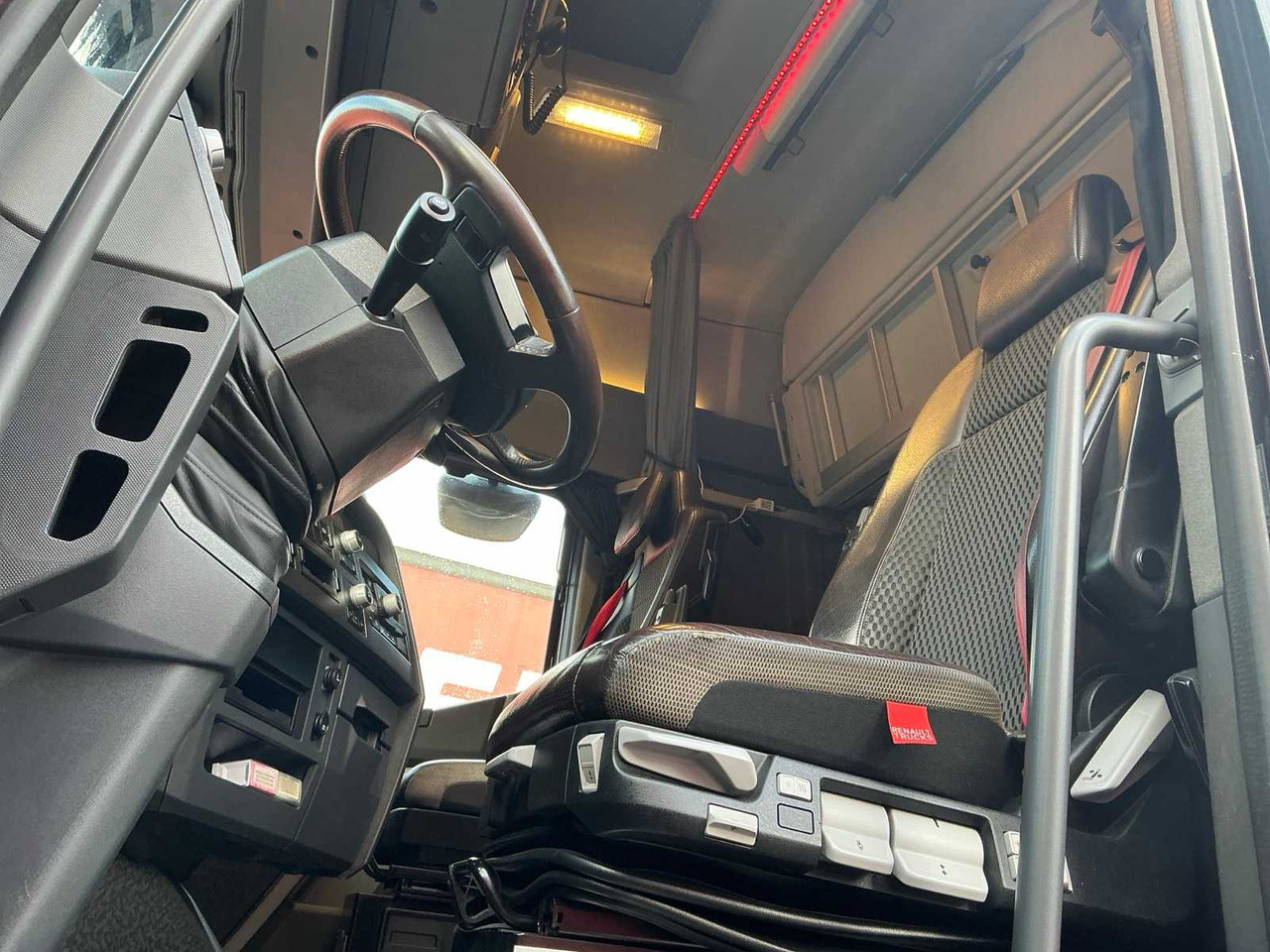 Camión 2017 RENAULT T480 COMFORT THD001 HIGH EDITION TRACTOR RENAULT T480 COMFORT: foto 15 Camión 2017 RENAULT T480 COMFORT THD001 HIGH EDITION TRACTOR RENAULT T480 COMFORT: foto 15