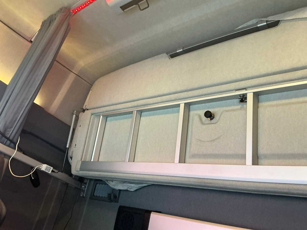 Camión 2017 RENAULT T480 COMFORT THD001 HIGH EDITION TRACTOR RENAULT T480 COMFORT: foto 23 Camión 2017 RENAULT T480 COMFORT THD001 HIGH EDITION TRACTOR RENAULT T480 COMFORT: foto 23