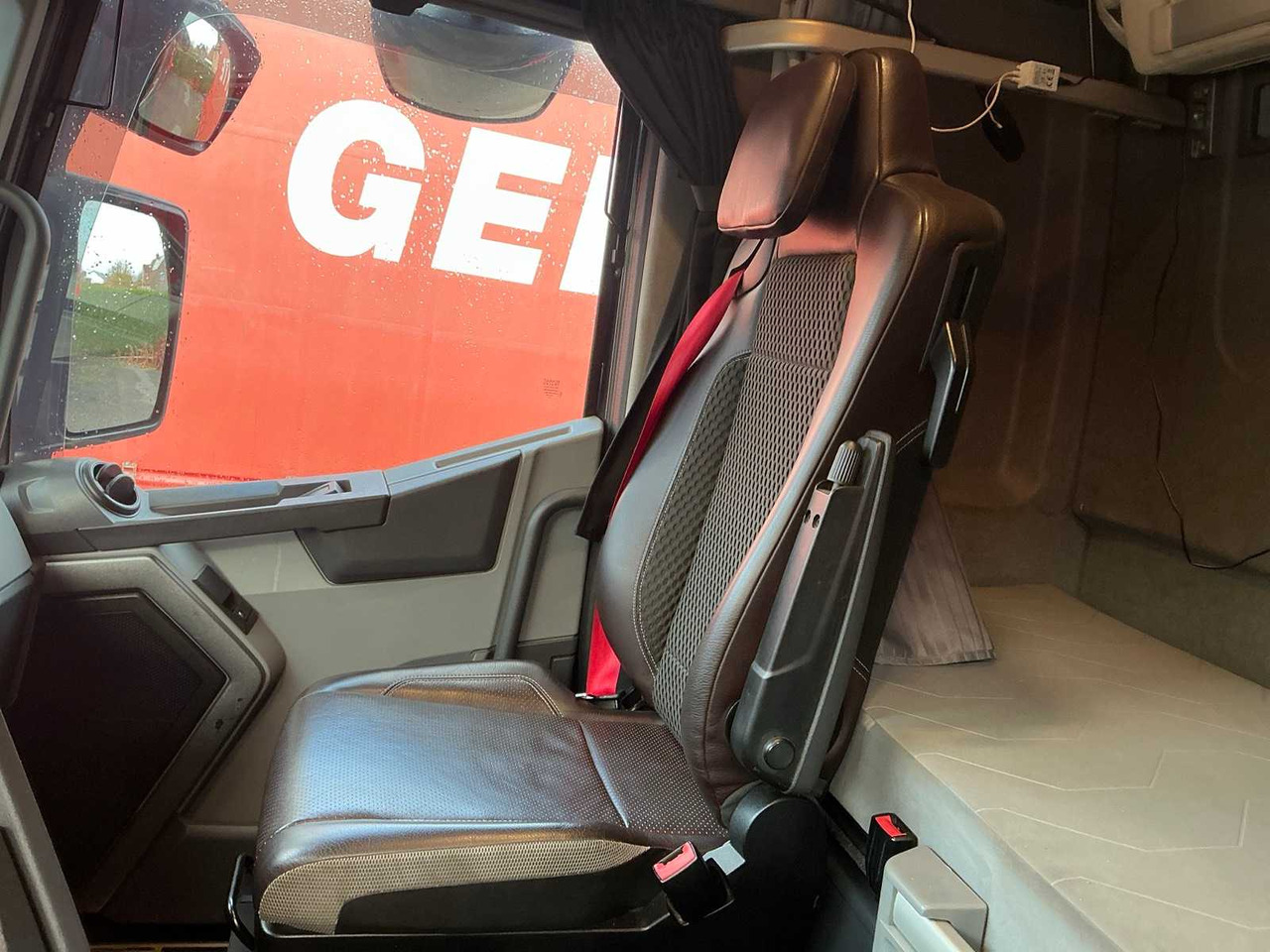 Camión 2017 RENAULT T480 COMFORT THD001 HIGH EDITION TRACTOR RENAULT T480 COMFORT: foto 22 Camión 2017 RENAULT T480 COMFORT THD001 HIGH EDITION TRACTOR RENAULT T480 COMFORT: foto 22