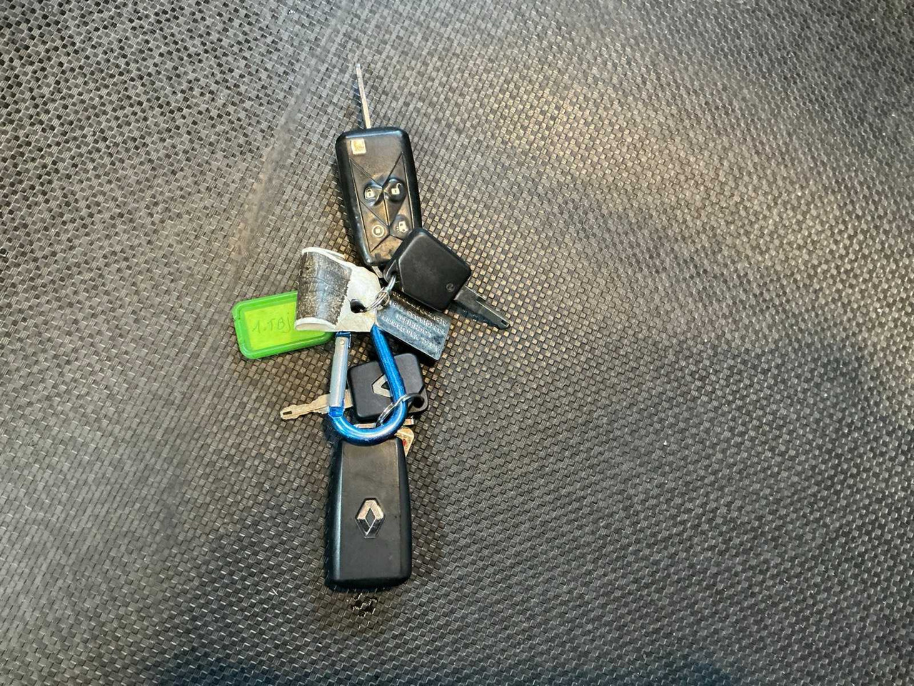 Camión 2017 RENAULT T480 COMFORT THD001 HIGH EDITION TRACTOR RENAULT T480 COMFORT: foto 27 Camión 2017 RENAULT T480 COMFORT THD001 HIGH EDITION TRACTOR RENAULT T480 COMFORT: foto 27