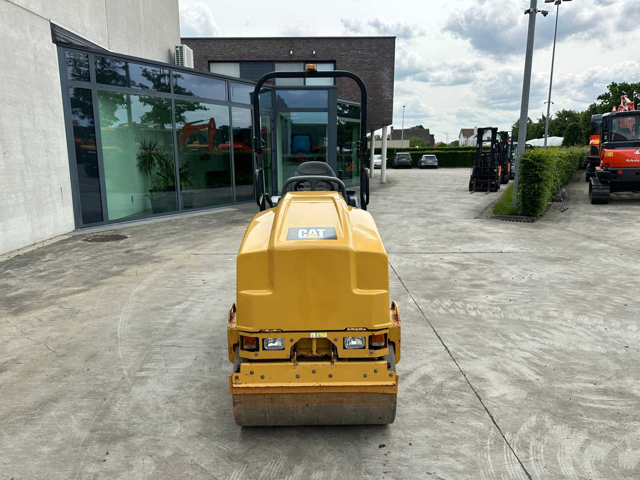 Caterpillar CB14 CB14B - Apisonadora de asfalto: foto 2 Caterpillar CB14 CB14B - Apisonadora de asfalto: foto 2