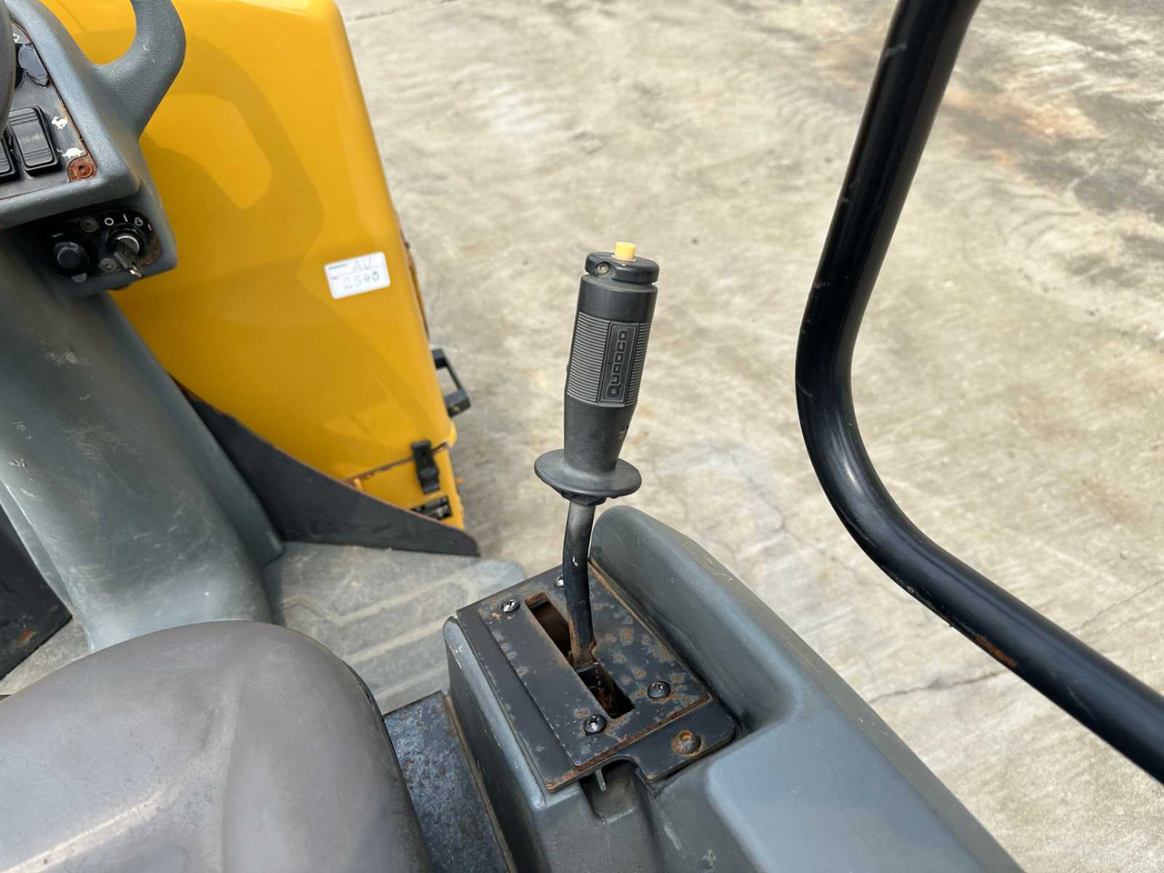 Apisonadora de asfalto Caterpillar CB14 CB14B: foto 27 Apisonadora de asfalto Caterpillar CB14 CB14B: foto 27