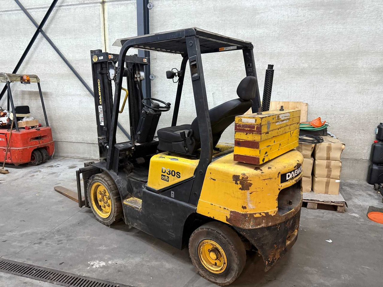 DAEWOO - 2005 - D30S - FORKLIFT - Carretilla elevadora: foto 1 DAEWOO - 2005 - D30S - FORKLIFT - Carretilla elevadora: foto 1