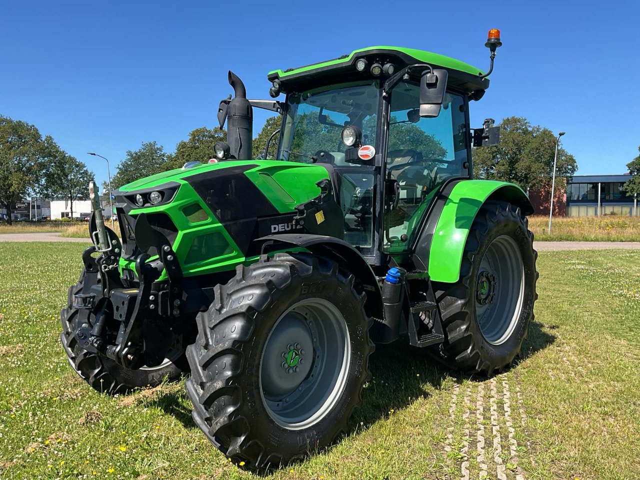 Deutz-fahr 6125 C TTV - Tractor: foto 2 Deutz-fahr 6125 C TTV - Tractor: foto 2