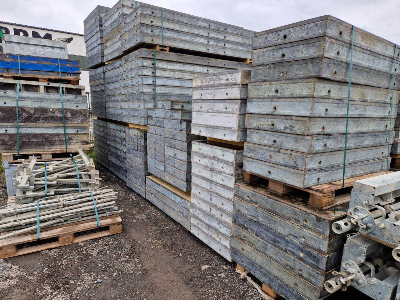 Doka GmbH Framax X-Life, Framax Alu, Framax Uni - kombinierte Rahmenschalung - Maquinaria para hormigón: foto 4 Doka GmbH Framax X-Life, Framax Alu, Framax Uni - kombinierte Rahmenschalung - Maquinaria para hormigón: foto 4