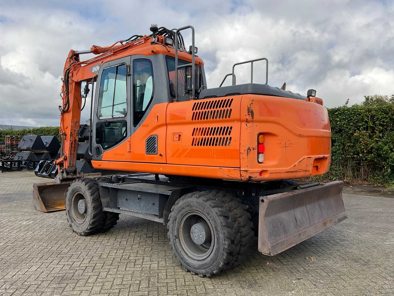 Doosan 2015 DOOSAN DX140W-3 WHEELED EXCAVATOR - Excavadora de ruedas: foto 2 Doosan 2015 DOOSAN DX140W-3 WHEELED EXCAVATOR - Excavadora de ruedas: foto 2