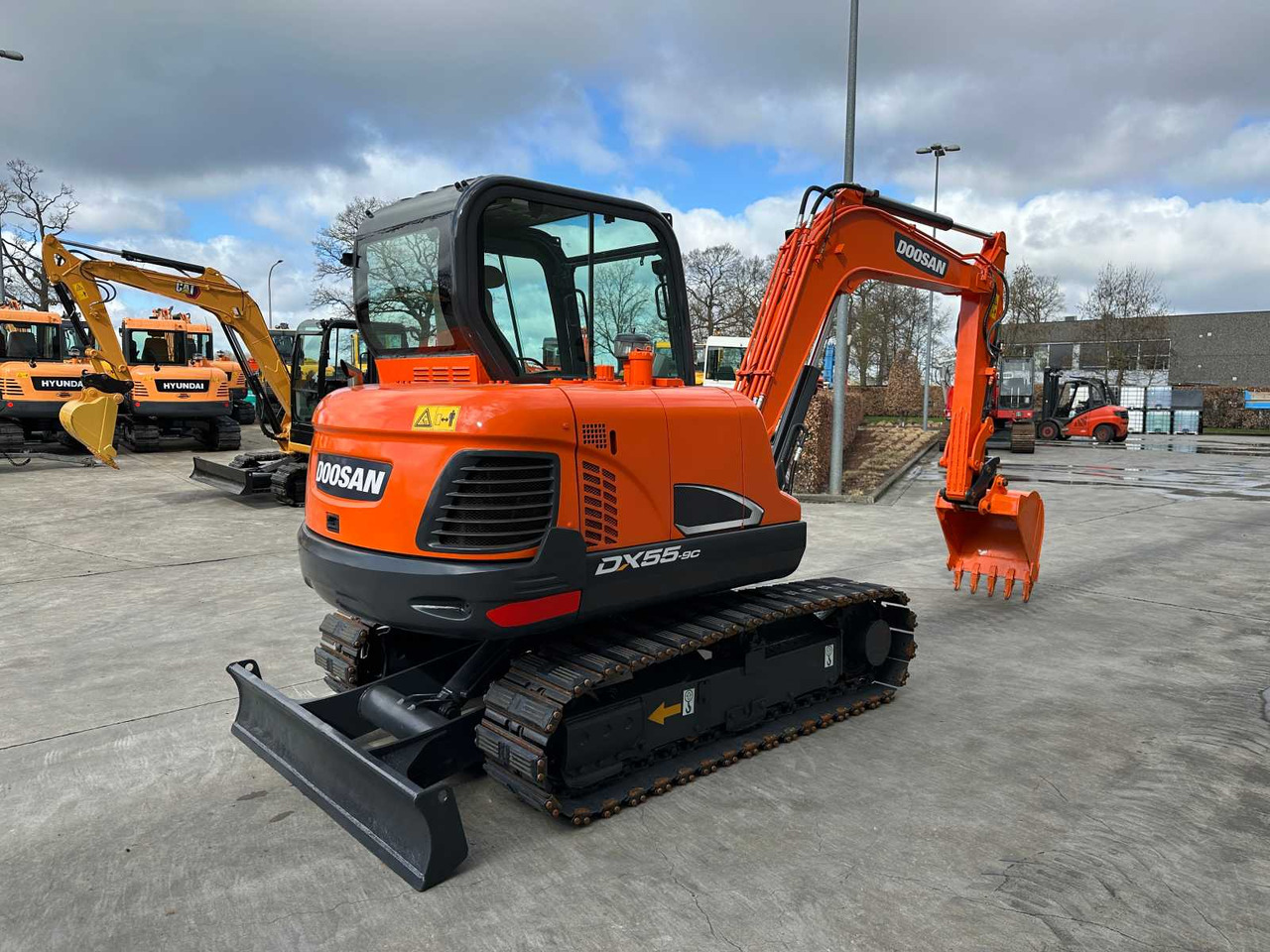 Doosan DX55-9C - Excavadora de cadenas: foto 4 Doosan DX55-9C - Excavadora de cadenas: foto 4
