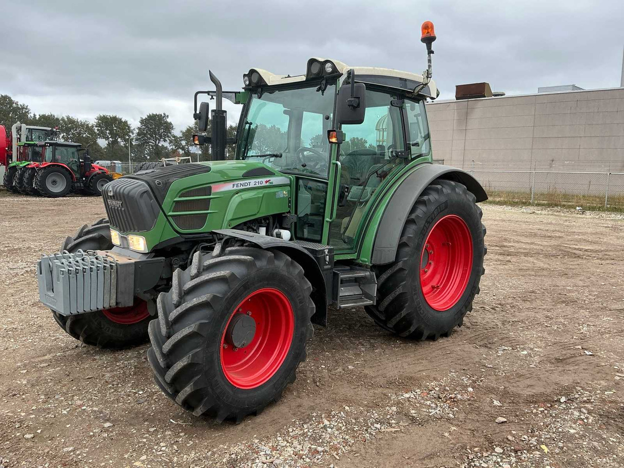 Fendt 210 - Tractor: foto 1 Fendt 210 - Tractor: foto 1