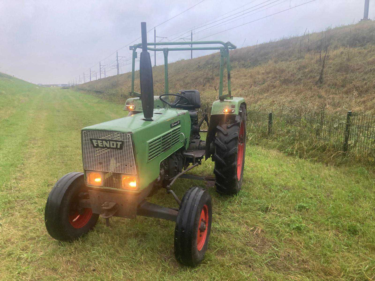 Fendt Farmer 102 - Tractor: foto 2 Fendt Farmer 102 - Tractor: foto 2