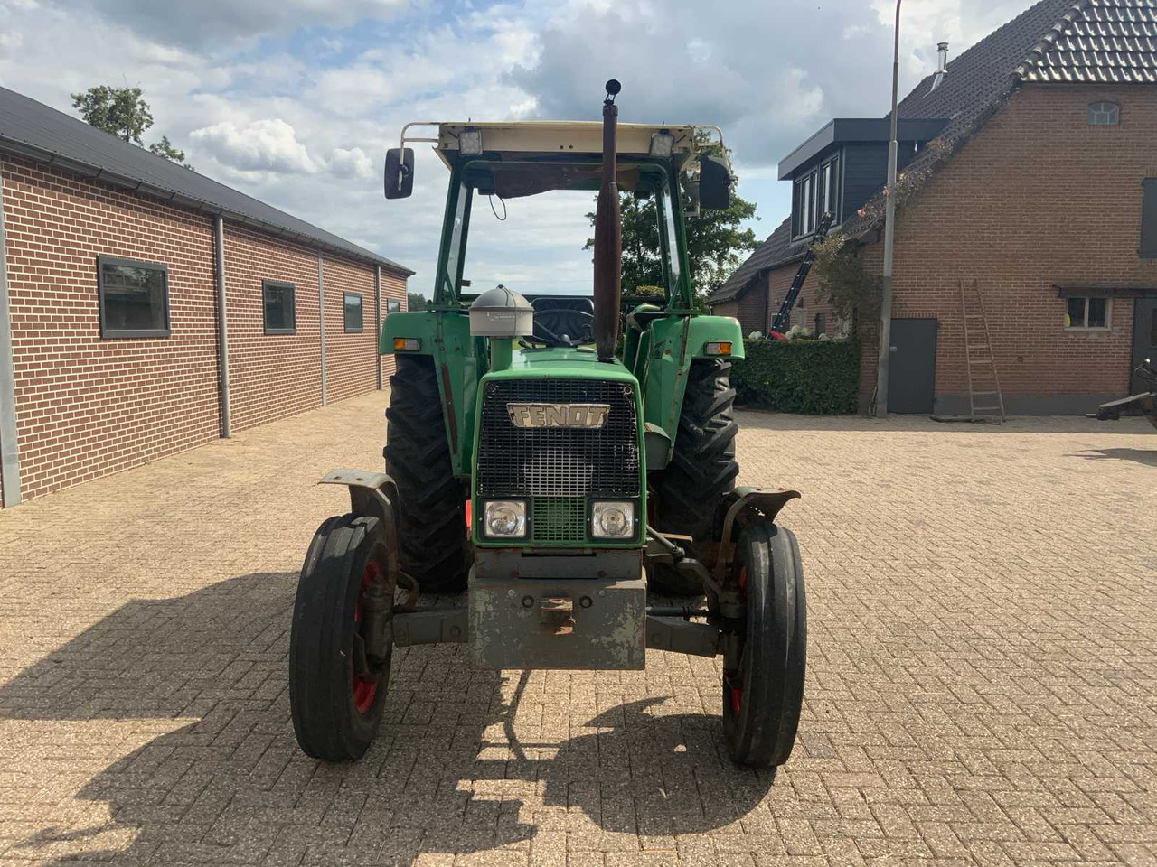 Fendt Farmer 108S - Tractor: foto 2 Fendt Farmer 108S - Tractor: foto 2