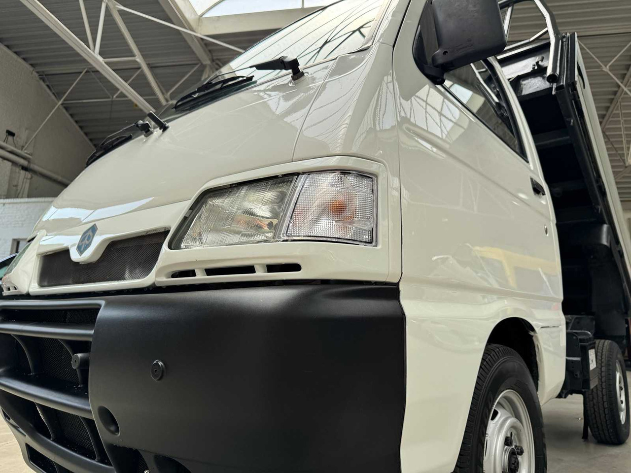 2005 PIAGGIO PORTER TIPPER 1.3 PETROL - Furgoneta: foto 4 2005 PIAGGIO PORTER TIPPER 1.3 PETROL - Furgoneta: foto 4