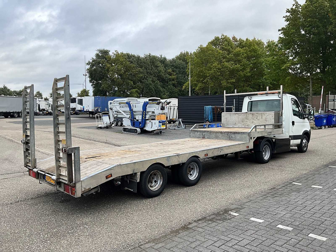 2006 IVECO DAILY 35C18 WITH VELDHUIZEN SEMI-TRAILER BE COMBINATION - Furgoneta: foto 5 2006 IVECO DAILY 35C18 WITH VELDHUIZEN SEMI-TRAILER BE COMBINATION - Furgoneta: foto 5