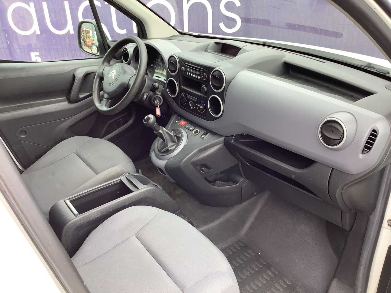 2015 - CITROEN - BERLINGO - 1.6 HDI 90 COMFORT - COMMERCIAL VEHICLE - Furgoneta: foto 5 2015 - CITROEN - BERLINGO - 1.6 HDI 90 COMFORT - COMMERCIAL VEHICLE - Furgoneta: foto 5