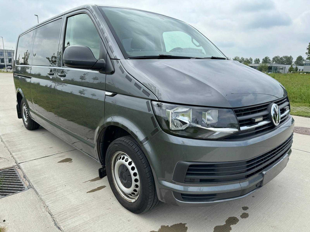 2018 VOLKSWAGEN KOMBI TRANSPORTER - Furgoneta: foto 2 2018 VOLKSWAGEN KOMBI TRANSPORTER - Furgoneta: foto 2