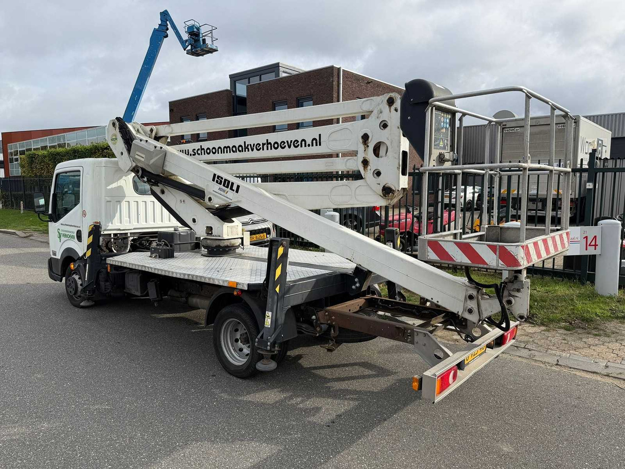 NISSAN - CABSTAR E - 35.12 2.5 DCI 340 - AERIAL PLATFORM COMMERCIAL VEHICLE - Furgoneta: foto 4 NISSAN - CABSTAR E - 35.12 2.5 DCI 340 - AERIAL PLATFORM COMMERCIAL VEHICLE - Furgoneta: foto 4