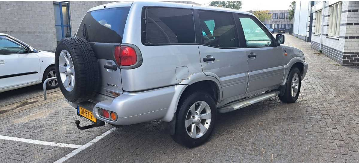 NISSAN - TERRANO LL - 3.0 DI LUXURY SR-B - 01-BT-FT - COMMERCIAL VEHICLE - Furgoneta: foto 3 NISSAN - TERRANO LL - 3.0 DI LUXURY SR-B - 01-BT-FT - COMMERCIAL VEHICLE - Furgoneta: foto 3