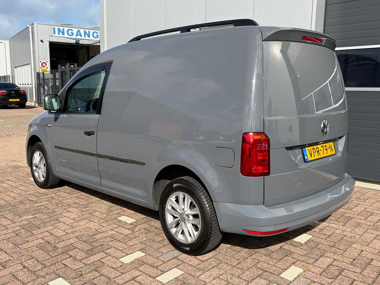VOLKSWAGEN - CADDY - 2.0 TDI GLASS WASHING INSTALLATION - COMMERCIAL VEHICLE - Furgoneta: foto 3 VOLKSWAGEN - CADDY - 2.0 TDI GLASS WASHING INSTALLATION - COMMERCIAL VEHICLE - Furgoneta: foto 3