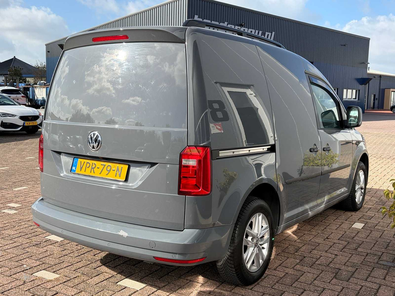 VOLKSWAGEN - CADDY - 2.0 TDI GLASS WASHING INSTALLATION - COMMERCIAL VEHICLE - Furgoneta: foto 4 VOLKSWAGEN - CADDY - 2.0 TDI GLASS WASHING INSTALLATION - COMMERCIAL VEHICLE - Furgoneta: foto 4