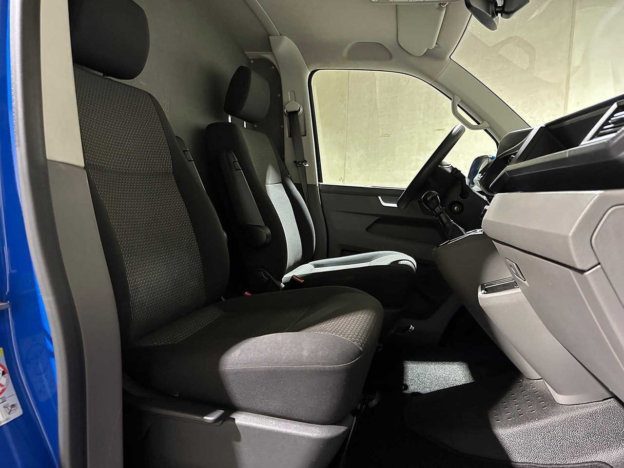 Furgoneta VOLKSWAGEN TRANSPORTER 2.0 TDI L1H1 28 90HP 2021, VLF-37-F COMMERCIAL VEHICLE: foto 35 Furgoneta VOLKSWAGEN TRANSPORTER 2.0 TDI L1H1 28 90HP 2021, VLF-37-F COMMERCIAL VEHICLE: foto 35