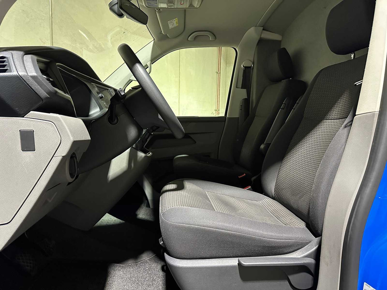 Furgoneta VOLKSWAGEN TRANSPORTER 2.0 TDI L1H1 28 90HP 2021, VLF-37-F COMMERCIAL VEHICLE: foto 25 Furgoneta VOLKSWAGEN TRANSPORTER 2.0 TDI L1H1 28 90HP 2021, VLF-37-F COMMERCIAL VEHICLE: foto 25