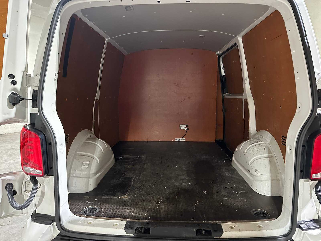 Furgoneta VOLKSWAGEN TRANSPORTER 2.0 TDI L1H1 28 90HP 2021, VLF-37-F COMMERCIAL VEHICLE: foto 28 Furgoneta VOLKSWAGEN TRANSPORTER 2.0 TDI L1H1 28 90HP 2021, VLF-37-F COMMERCIAL VEHICLE: foto 28