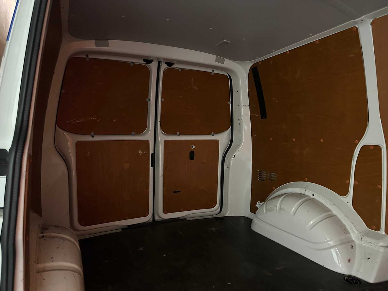 Furgoneta VOLKSWAGEN TRANSPORTER 2.0 TDI L1H1 28 90HP 2021, VLF-37-F COMMERCIAL VEHICLE: foto 32 Furgoneta VOLKSWAGEN TRANSPORTER 2.0 TDI L1H1 28 90HP 2021, VLF-37-F COMMERCIAL VEHICLE: foto 32