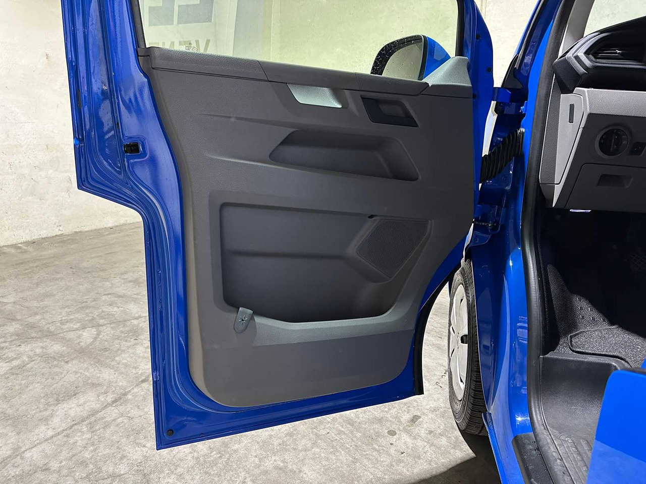 Furgoneta VOLKSWAGEN TRANSPORTER 2.0 TDI L1H1 28 90HP 2021, VLF-37-F COMMERCIAL VEHICLE: foto 24 Furgoneta VOLKSWAGEN TRANSPORTER 2.0 TDI L1H1 28 90HP 2021, VLF-37-F COMMERCIAL VEHICLE: foto 24