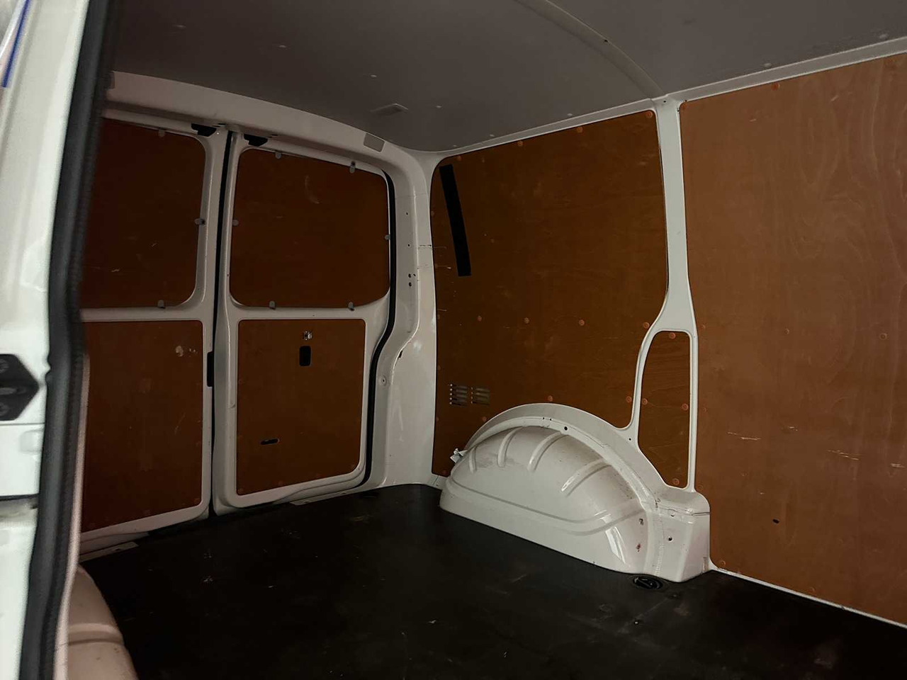 Furgoneta VOLKSWAGEN TRANSPORTER 2.0 TDI L1H1 28 90HP 2021, VLF-37-F COMMERCIAL VEHICLE: foto 31 Furgoneta VOLKSWAGEN TRANSPORTER 2.0 TDI L1H1 28 90HP 2021, VLF-37-F COMMERCIAL VEHICLE: foto 31