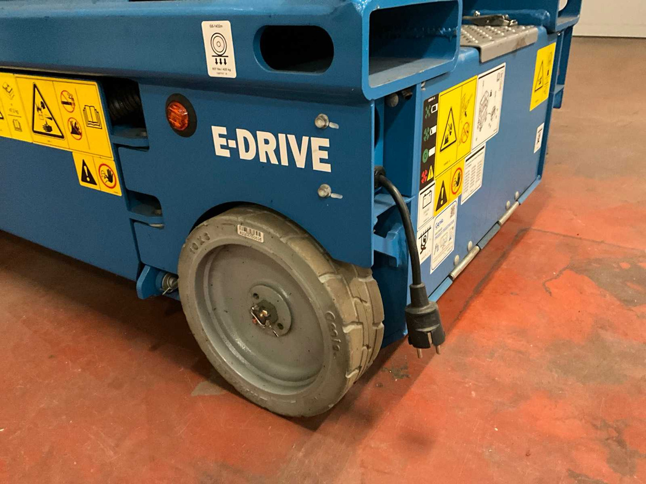 Plataforma elevadora GENIE GD-1432M AERIAL PLATFORM: foto 12 Plataforma elevadora GENIE GD-1432M AERIAL PLATFORM: foto 12