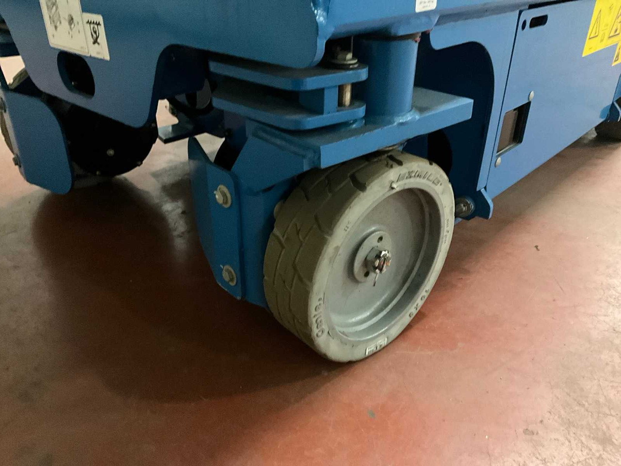 Plataforma elevadora GENIE GD-1432M AERIAL PLATFORM: foto 11 Plataforma elevadora GENIE GD-1432M AERIAL PLATFORM: foto 11