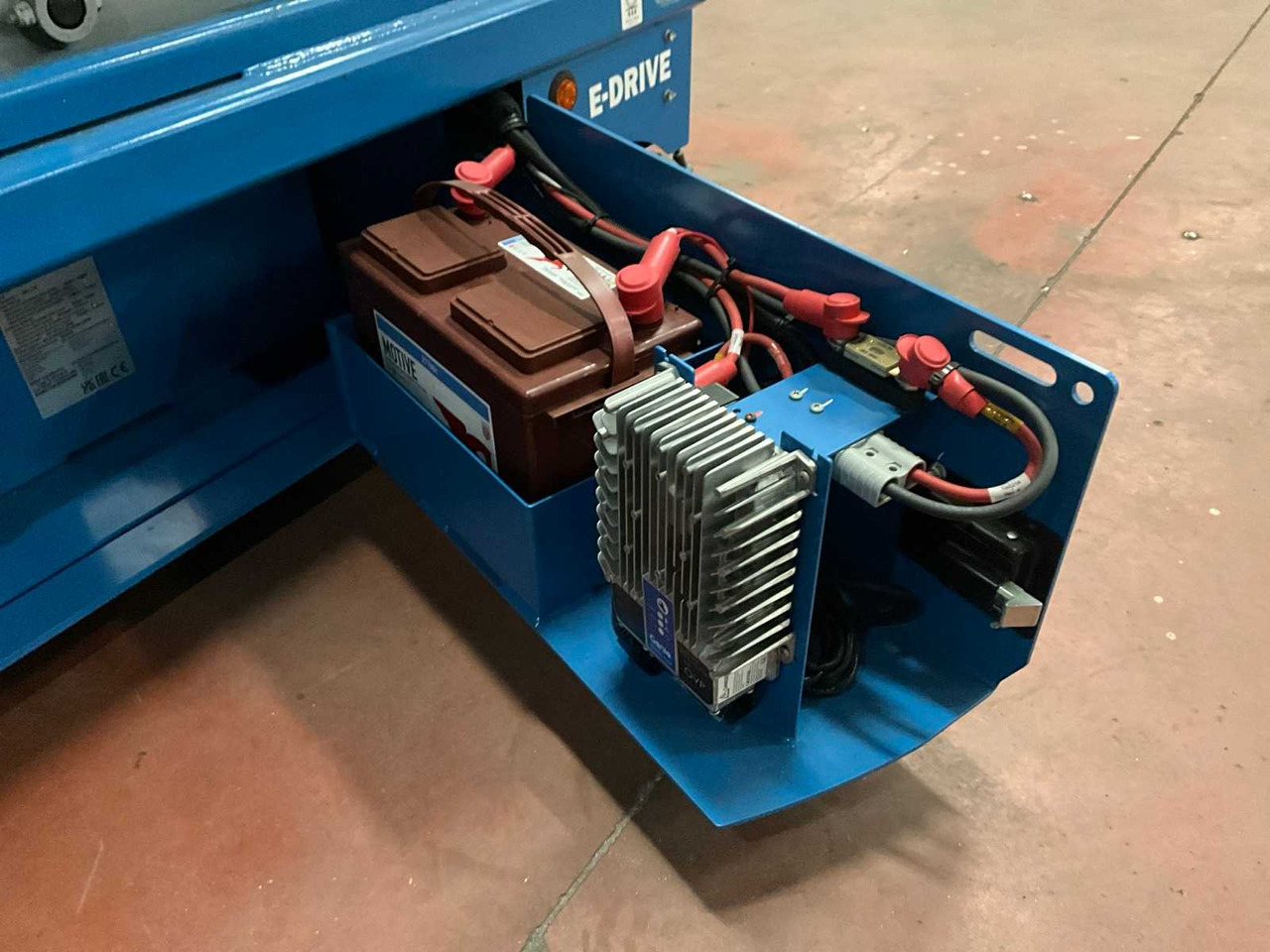 Plataforma elevadora GENIE GD-1432M AERIAL PLATFORM: foto 6 Plataforma elevadora GENIE GD-1432M AERIAL PLATFORM: foto 6