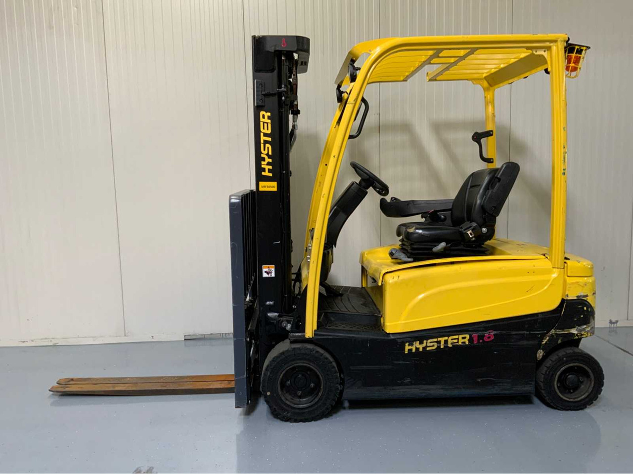 HYSTER J1.8XN - 4.9METER - TRIPLEX - FREE-LIFT - SIDE-SHIFT - FORKLIFT 2018 - Carretilla elevadora: foto 2 HYSTER J1.8XN - 4.9METER - TRIPLEX - FREE-LIFT - SIDE-SHIFT - FORKLIFT 2018 - Carretilla elevadora: foto 2