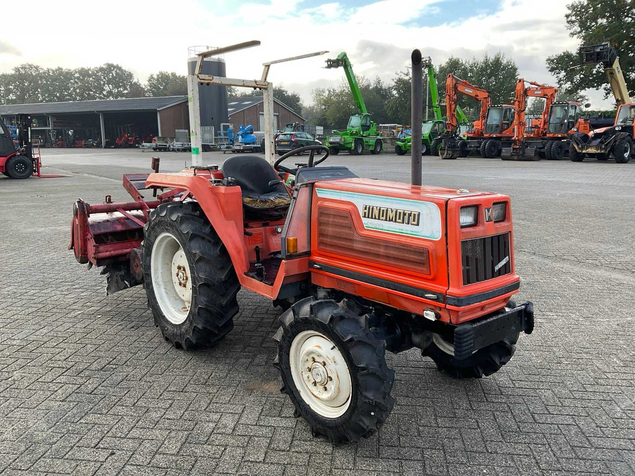 Hinomoto N249 - Mini tractor: foto 4 Hinomoto N249 - Mini tractor: foto 4