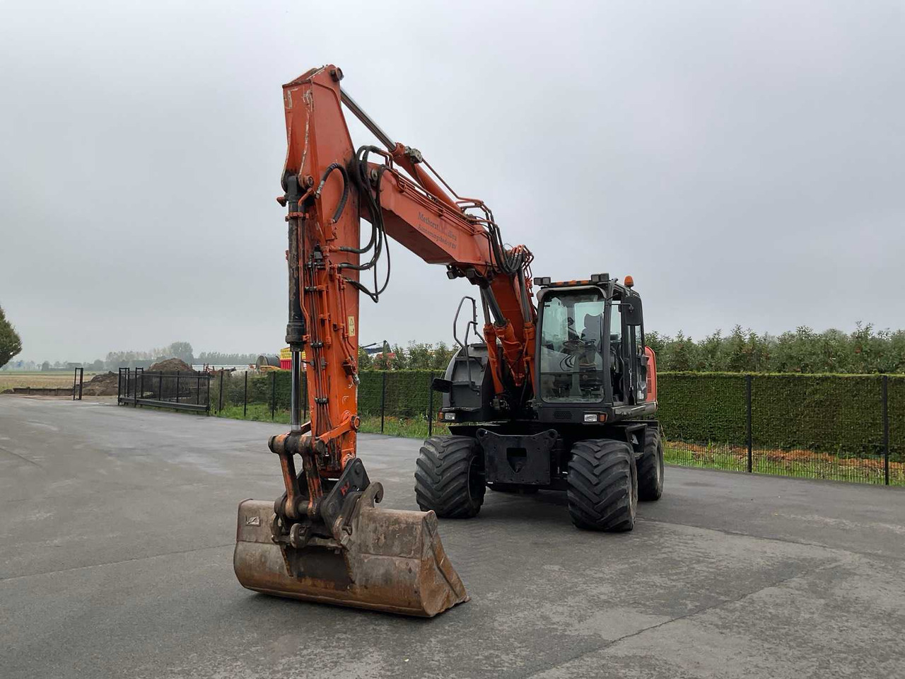 Hitachi ZX-170W-3 - Excavadora de ruedas: foto 5 Hitachi ZX-170W-3 - Excavadora de ruedas: foto 5