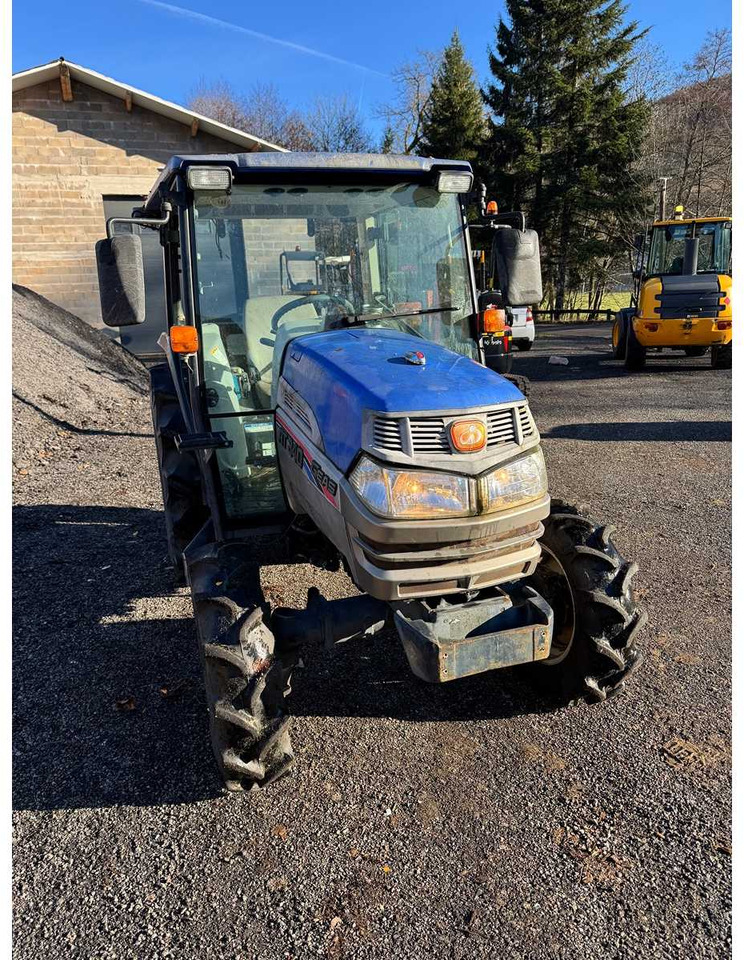 ISEKI - 2012 - AT340 - 4WD AGRICULTURAL TRACTOR - Tractor: foto 2 ISEKI - 2012 - AT340 - 4WD AGRICULTURAL TRACTOR - Tractor: foto 2