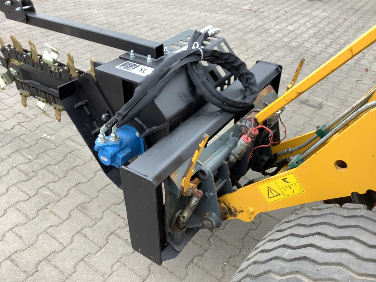 Implemento para Maquinaria de construcción Field Industries Trencher: foto 16