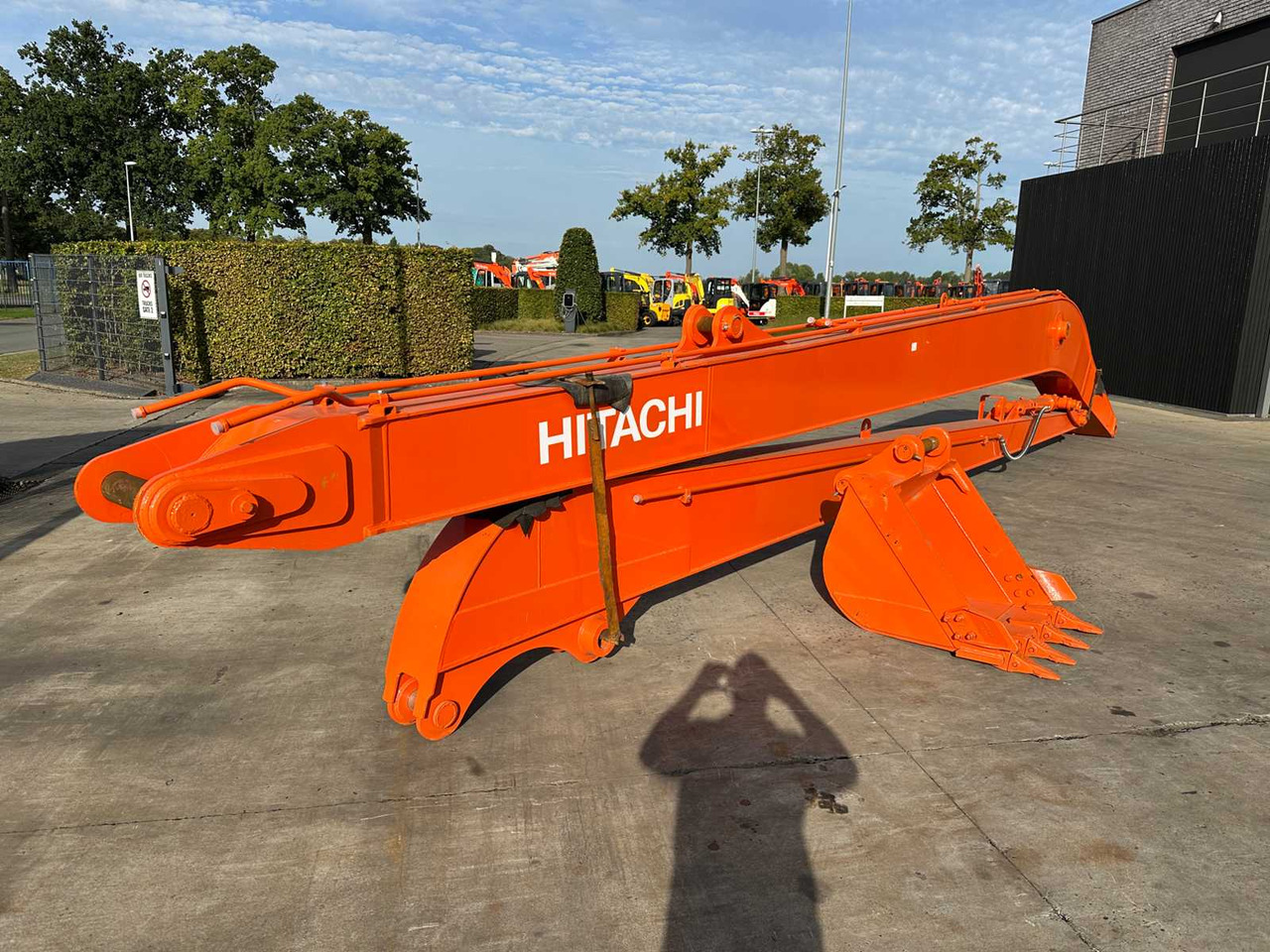 Hitachi Long Reach with tooth tray - Implemento para Maquinaria de construcción: foto 1 Hitachi Long Reach with tooth tray - Implemento para Maquinaria de construcción: foto 1