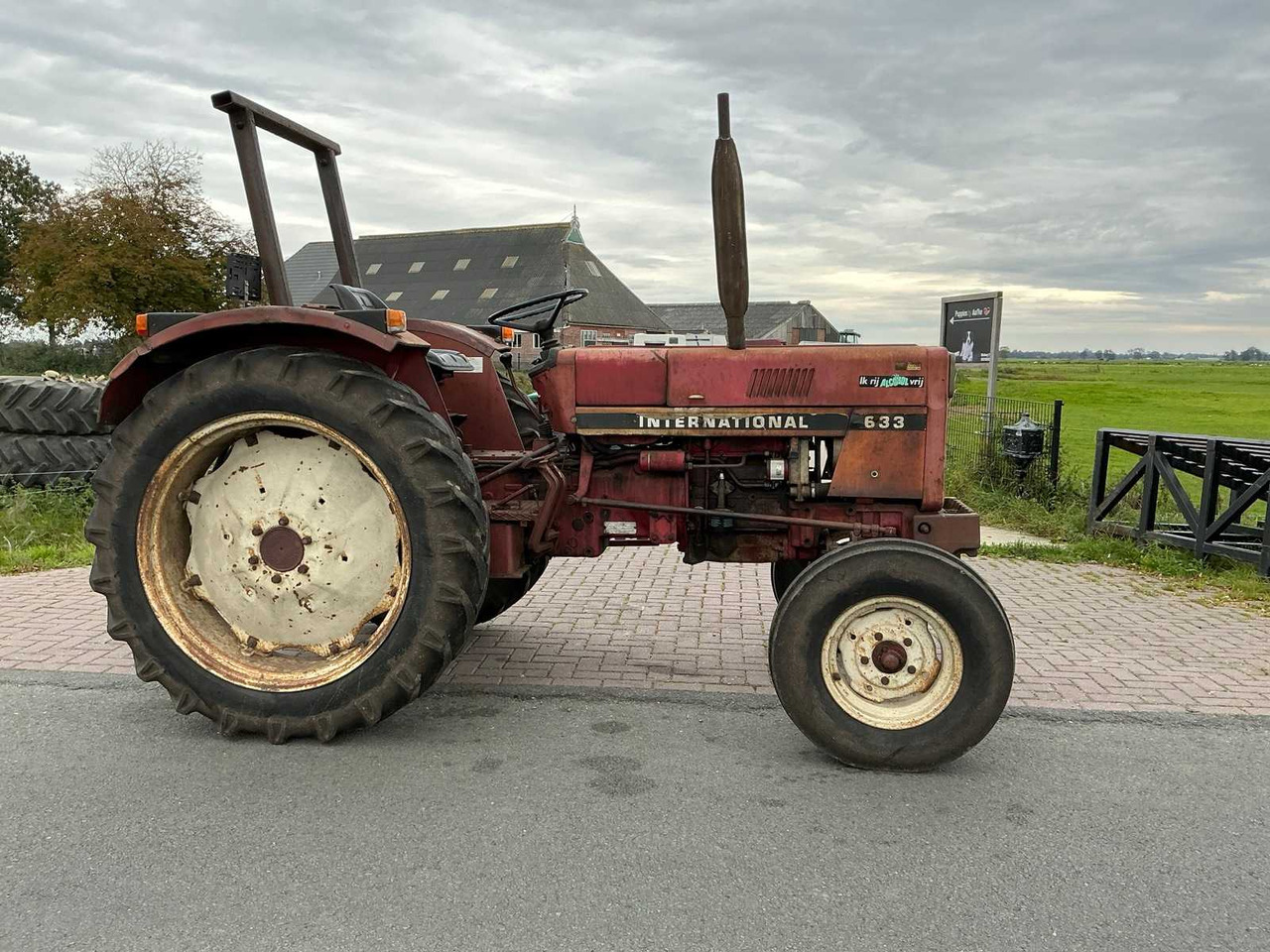 International 633 - Tractor: foto 4 International 633 - Tractor: foto 4