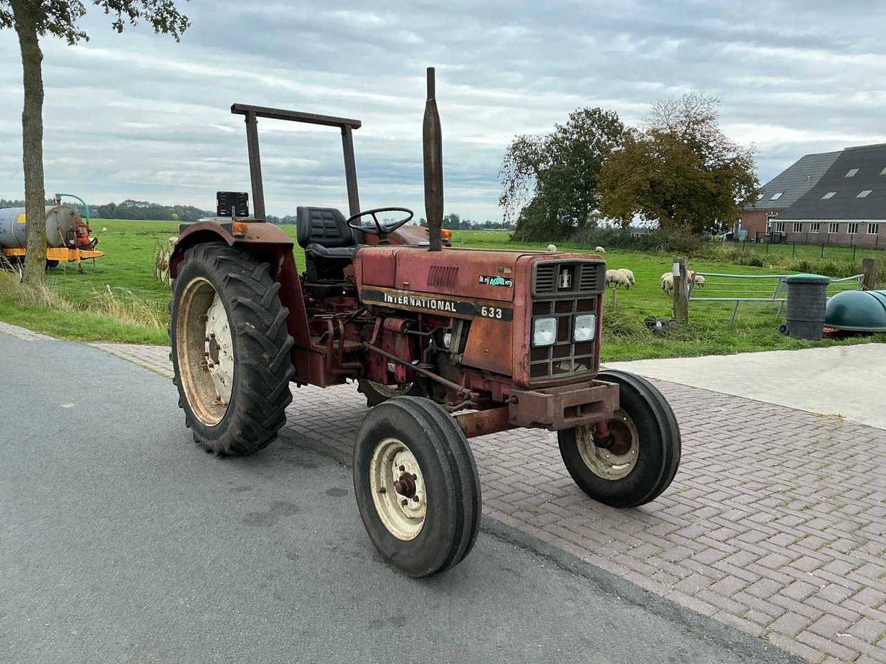 International 633 - Tractor: foto 3 International 633 - Tractor: foto 3