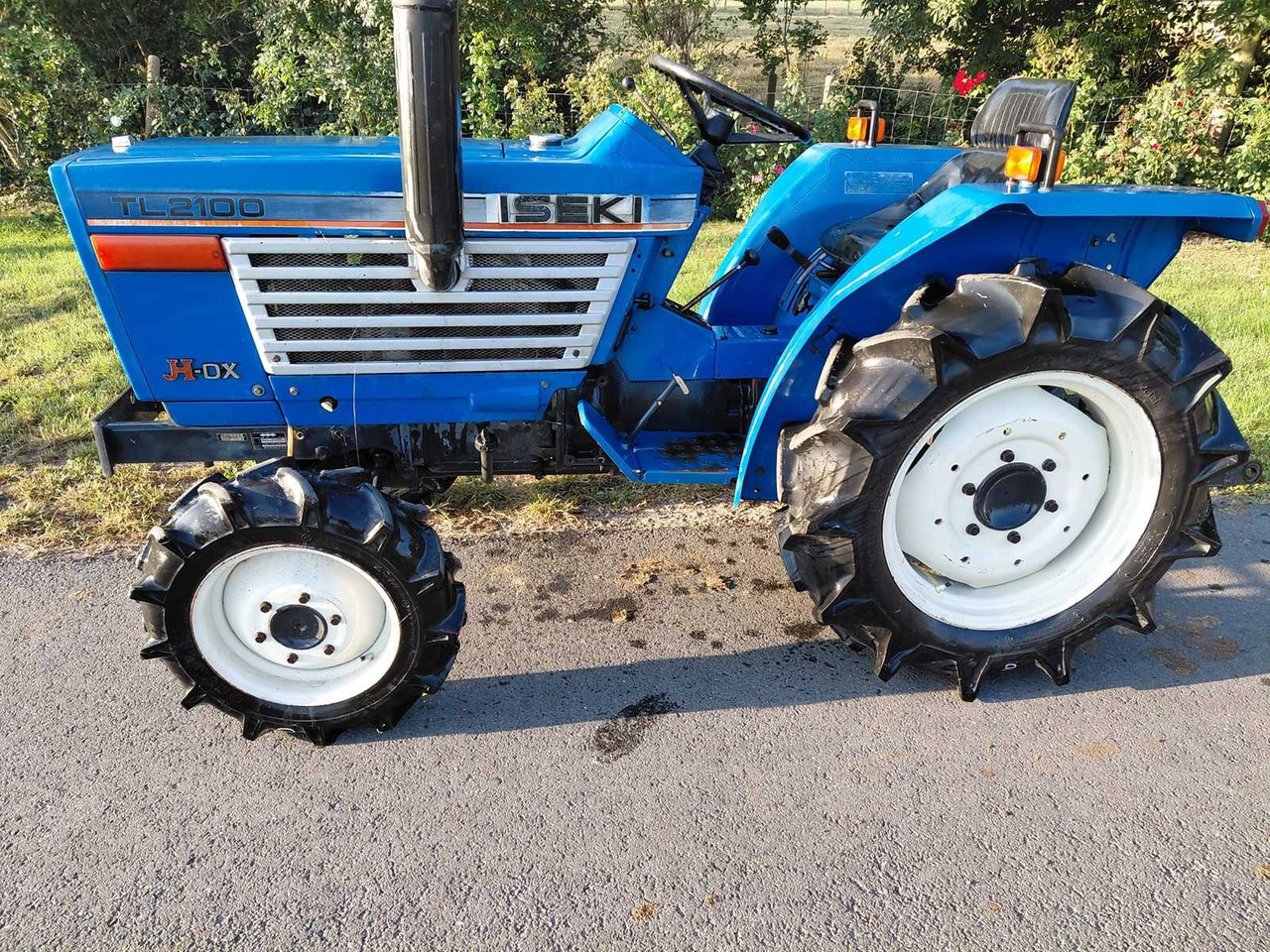 Iseki TL2100 - Mini tractor: foto 1 Iseki TL2100 - Mini tractor: foto 1