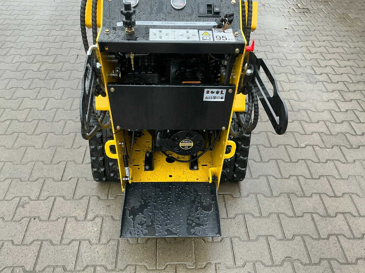 Minicargadora de cadenas JL LRT360 MINI LOADER / SKID STEER LOADER ON TRACKS: foto 22 Minicargadora de cadenas JL LRT360 MINI LOADER / SKID STEER LOADER ON TRACKS: foto 22