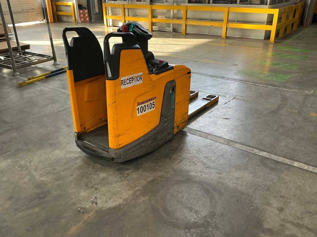 JUNGHEINRICH - 2018 - ERE 225 - FORKLIFT - Carretilla elevadora: foto 4 JUNGHEINRICH - 2018 - ERE 225 - FORKLIFT - Carretilla elevadora: foto 4