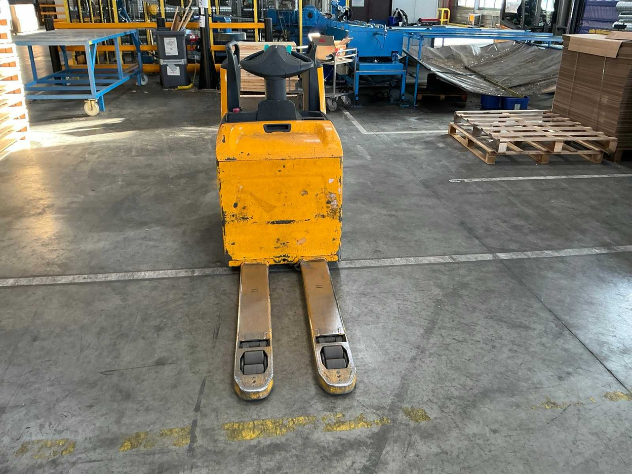 JUNGHEINRICH - 2018 - ERE 225 - FORKLIFT - Carretilla elevadora: foto 2 JUNGHEINRICH - 2018 - ERE 225 - FORKLIFT - Carretilla elevadora: foto 2