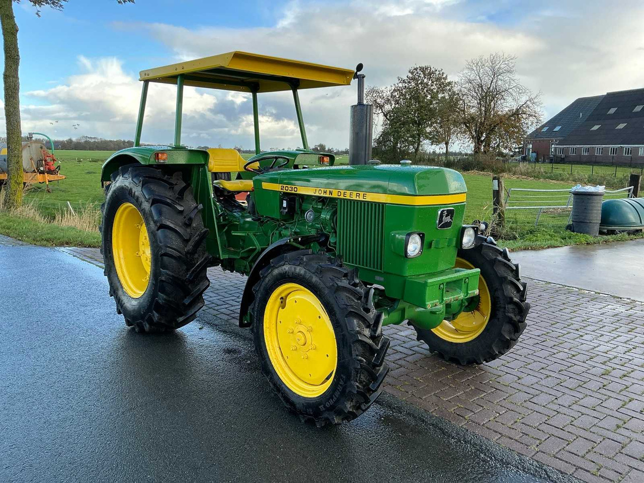 John Deere 2030S - Tractor: foto 5 John Deere 2030S - Tractor: foto 5