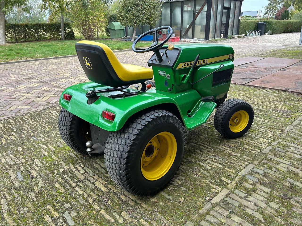 John Deere 210 - Tractor: foto 3 John Deere 210 - Tractor: foto 3