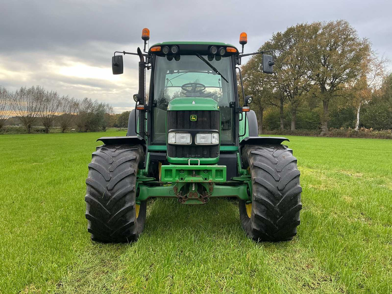 John Deere JOHN DEERE - 2005 - 6420 M - ALL-WHEEL DRIVE FARM TRACTOR - Tractor: foto 5 John Deere JOHN DEERE - 2005 - 6420 M - ALL-WHEEL DRIVE FARM TRACTOR - Tractor: foto 5