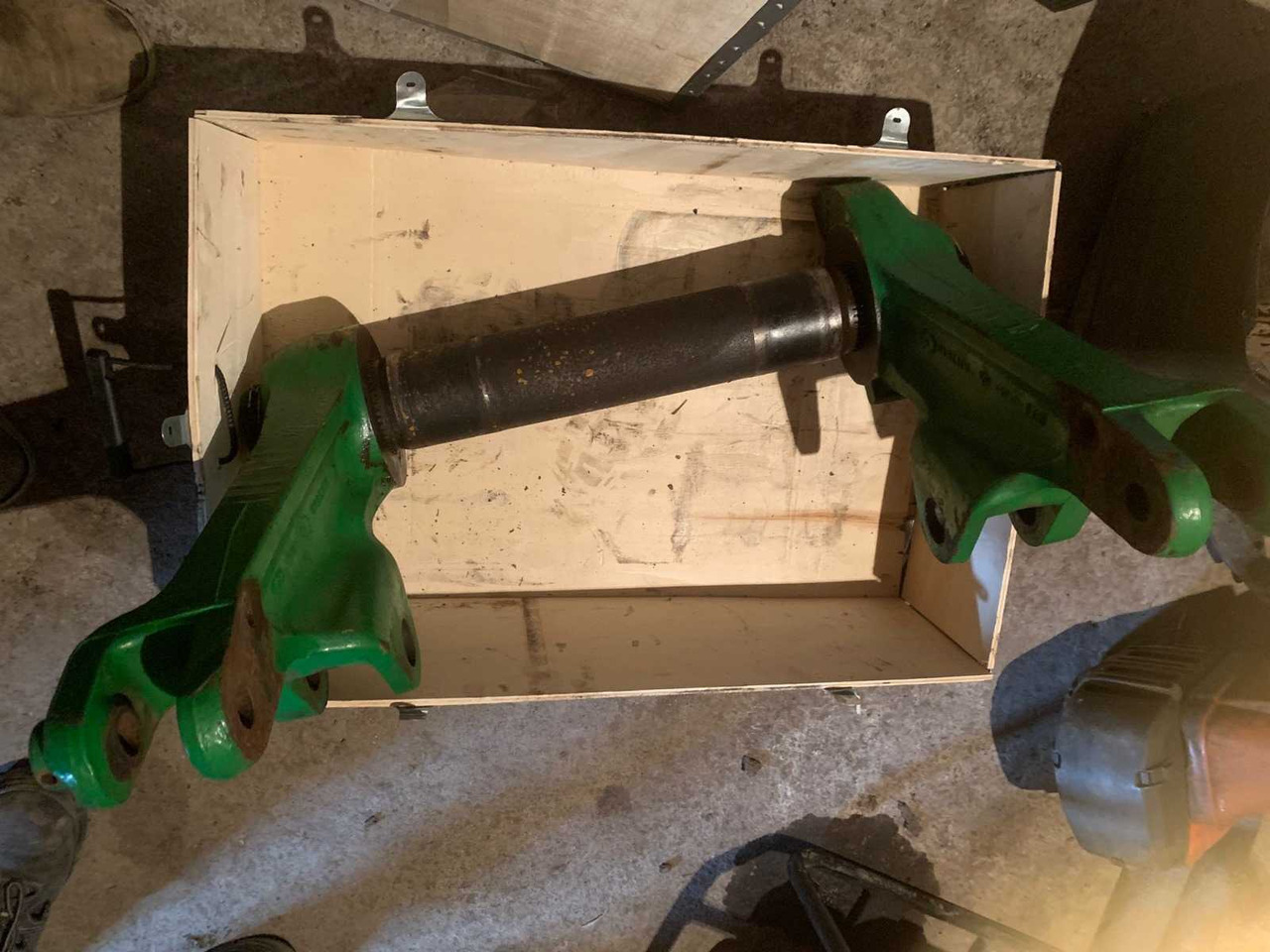 John Deere JOHN DEERE BRAT - SET RIDICARE TRACTOR JOHN DEERE - Tractor: foto 2 John Deere JOHN DEERE BRAT - SET RIDICARE TRACTOR JOHN DEERE - Tractor: foto 2