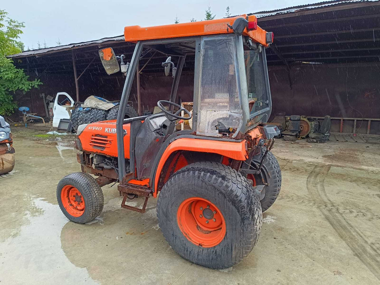 KUBOTA 4-WHEEL DRIVE TRACTOR - Tractor: foto 4 KUBOTA 4-WHEEL DRIVE TRACTOR - Tractor: foto 4