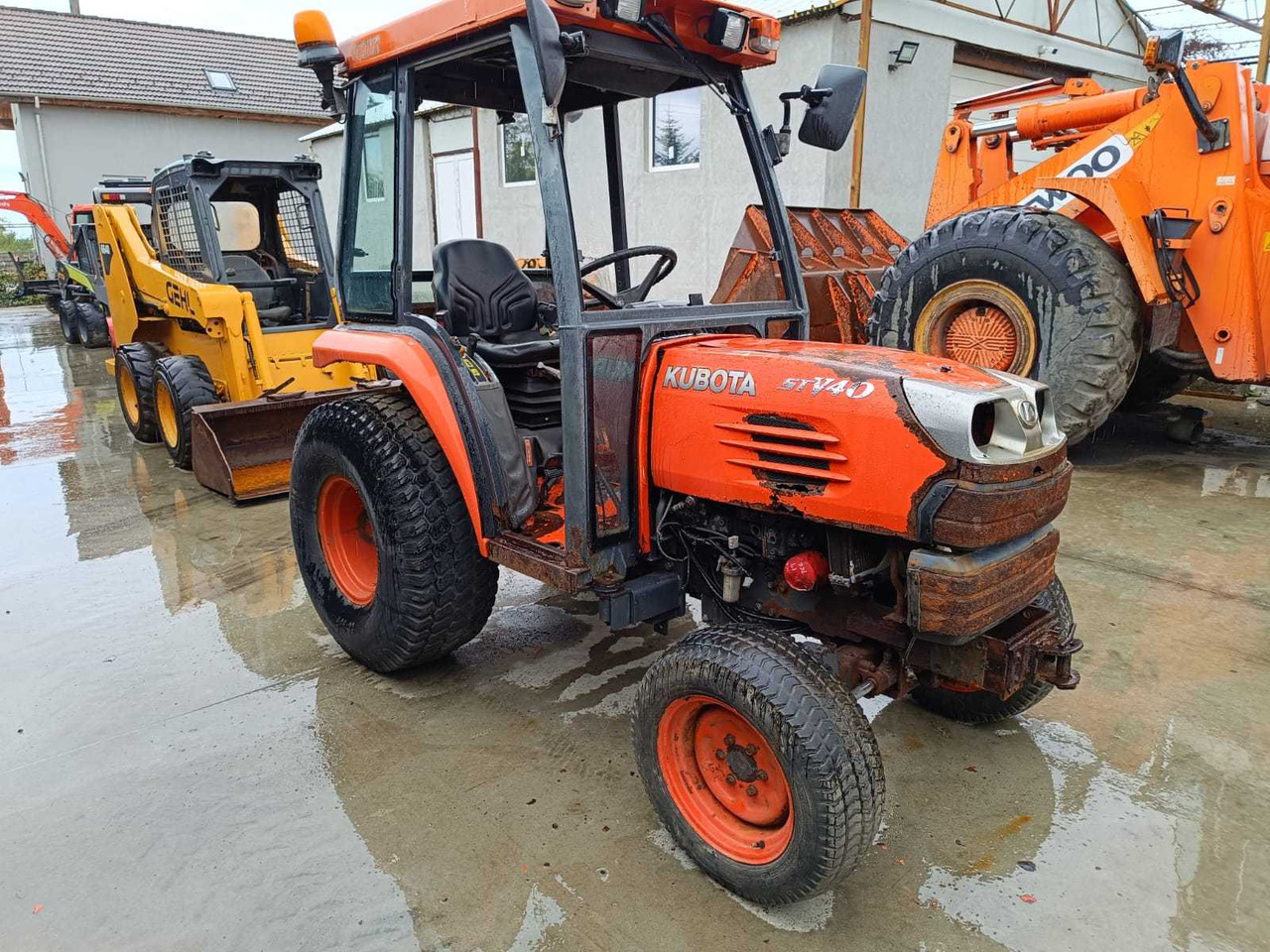 KUBOTA 4-WHEEL DRIVE TRACTOR - Tractor: foto 1 KUBOTA 4-WHEEL DRIVE TRACTOR - Tractor: foto 1